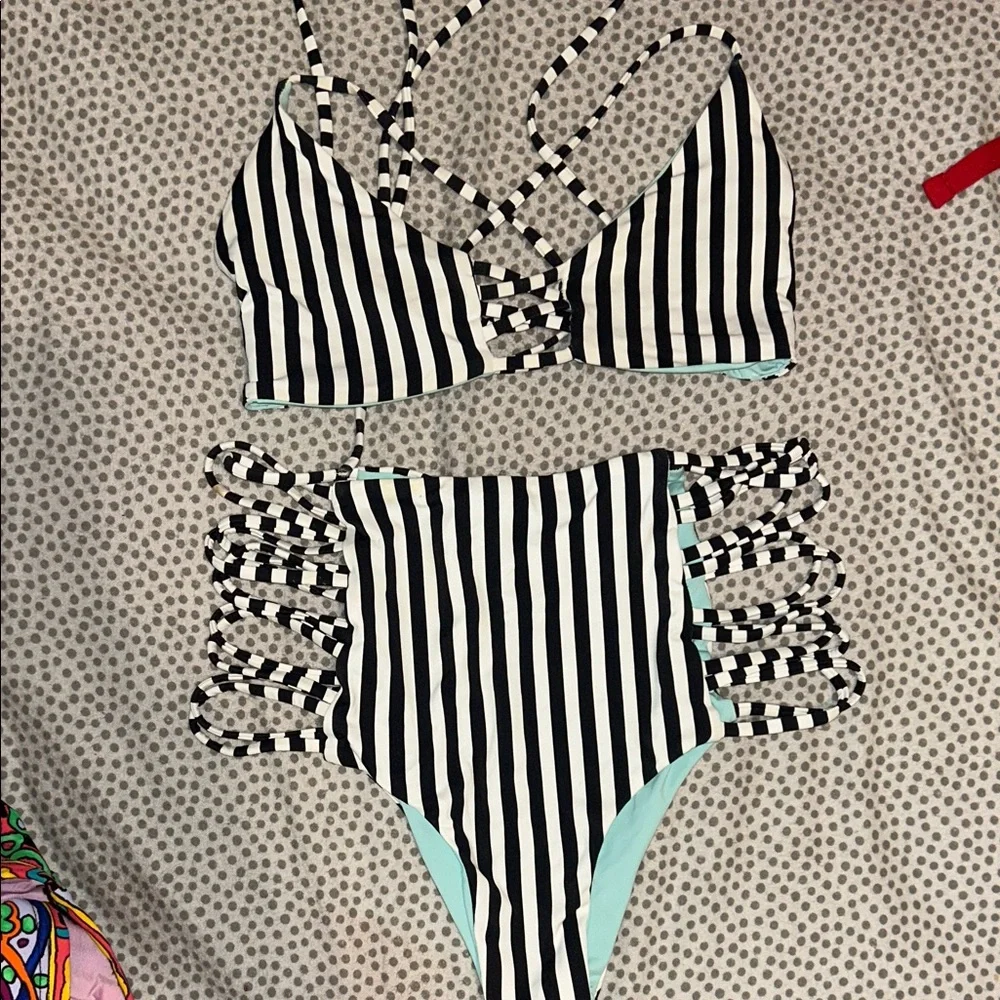 L Space Flynn XS Striped High-Waist Bikini Set - Black & White